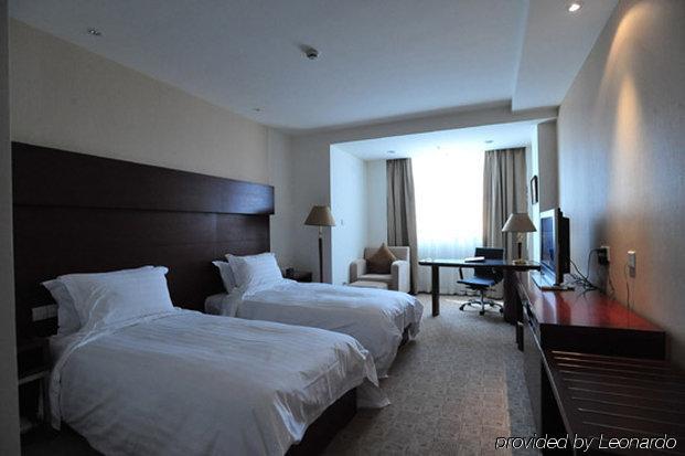 Cypress Garden Hotel Shanghai Room photo