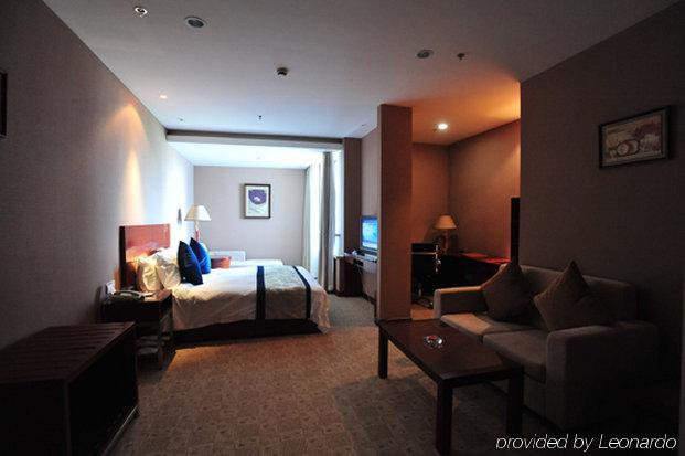 Cypress Garden Hotel Shanghai Room photo