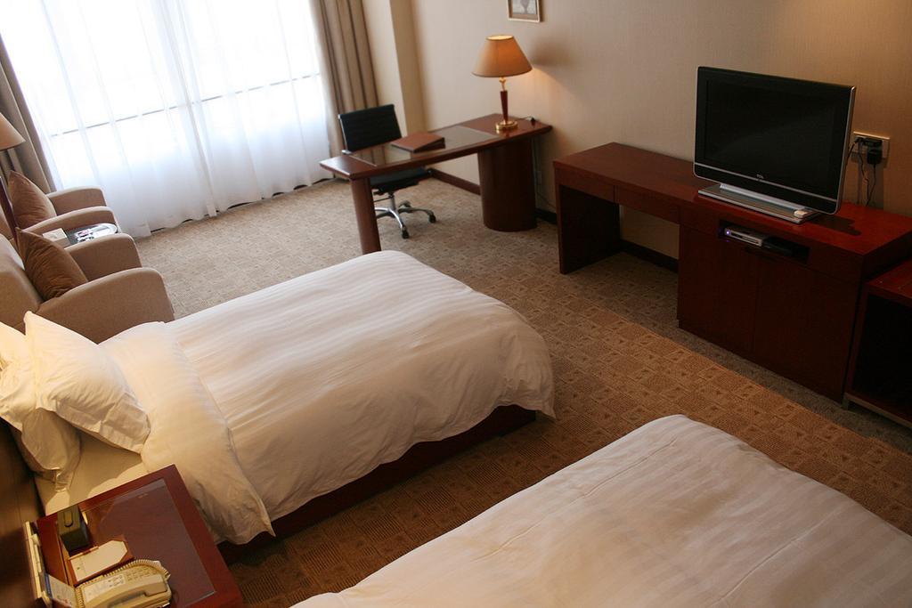 Cypress Garden Hotel Shanghai Room photo